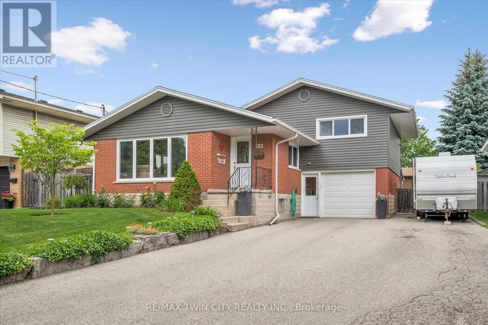 552 Greenbrook Drive, Kitchener, Ontario  N2M 4K6 - Photo 2 - X13441386