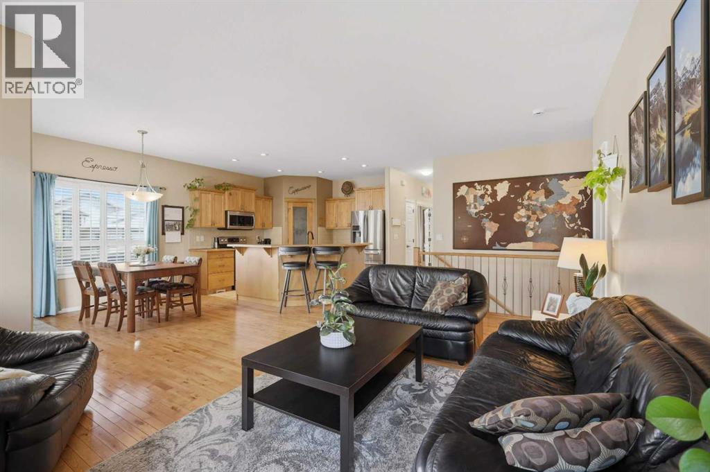 166 Lougheed Close, Red Deer, Alberta  T4R 3G7 - Photo 7 - A2319815