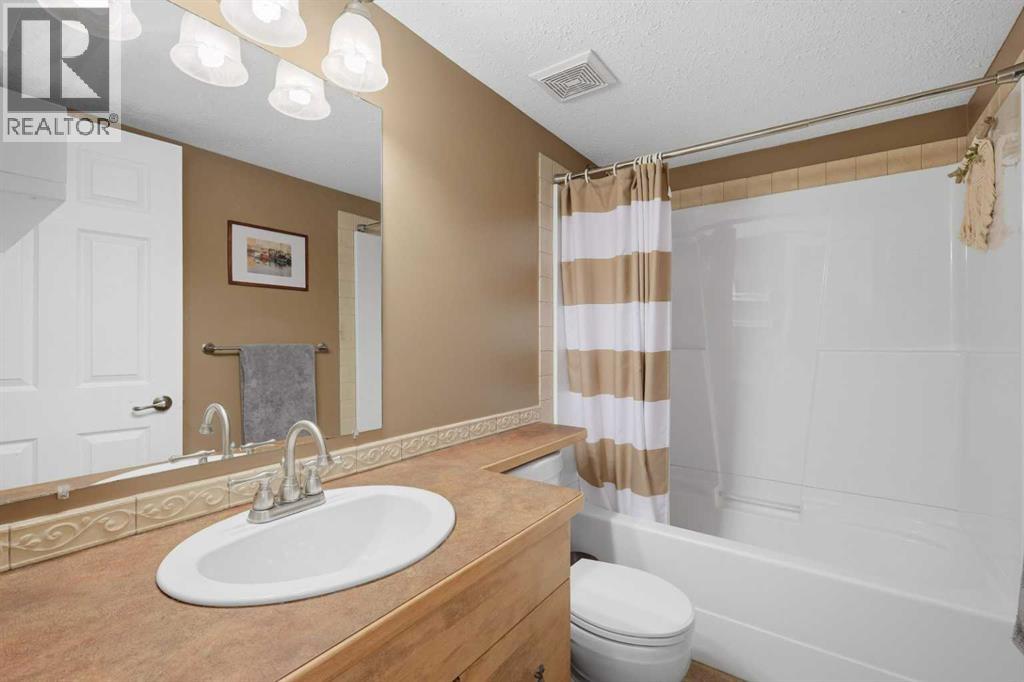 166 Lougheed Close, Red Deer, Alberta  T4R 3G7 - Photo 30 - A2319815