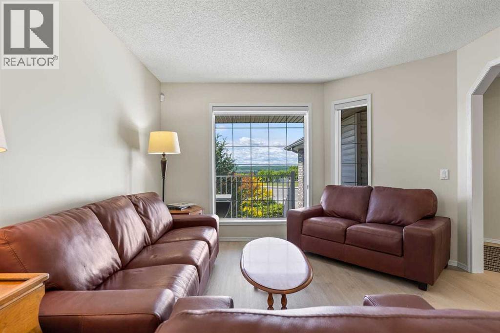 368 Sienna Park Drive SW, Calgary, Alberta  T3H 3K3 - Photo 7 - A2317144