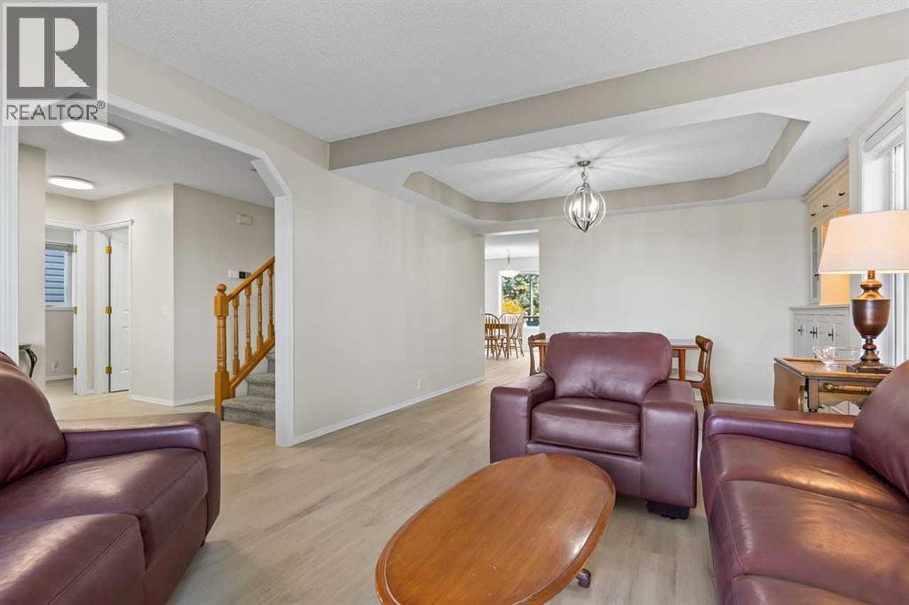 368 Sienna Park Drive SW, Calgary, Alberta  T3H 3K3 - Photo 5 - A2317144