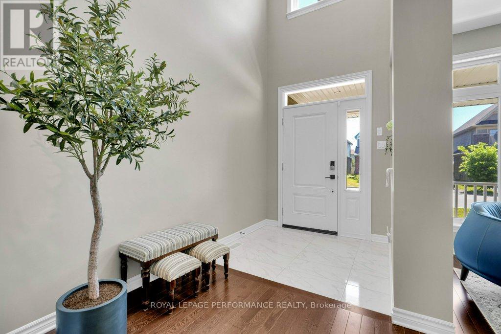 210 Trollius Way, Ottawa, Ontario  K1T 0R7 - Photo 5 - X13441534