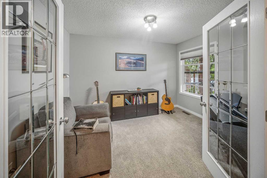 113 Canals Circle Sw, Airdrie, Alberta  T4B 3E8 - Photo 4 - A2319152
