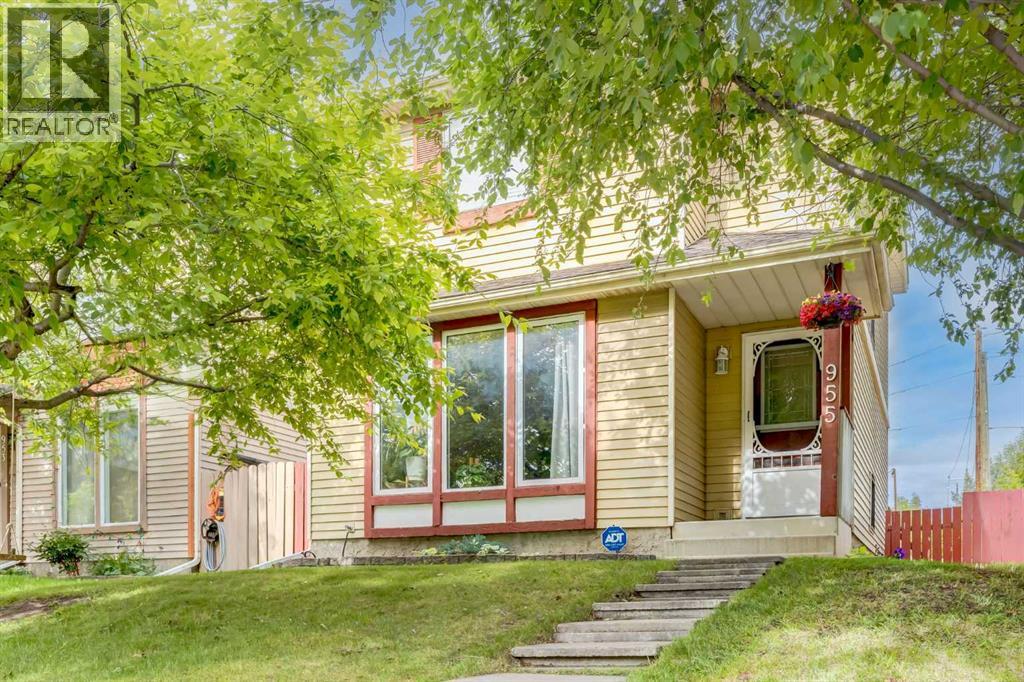 955 Erin Woods Drive SE, Calgary, Alberta  T2B 2W4 - Photo 1 - A2305989