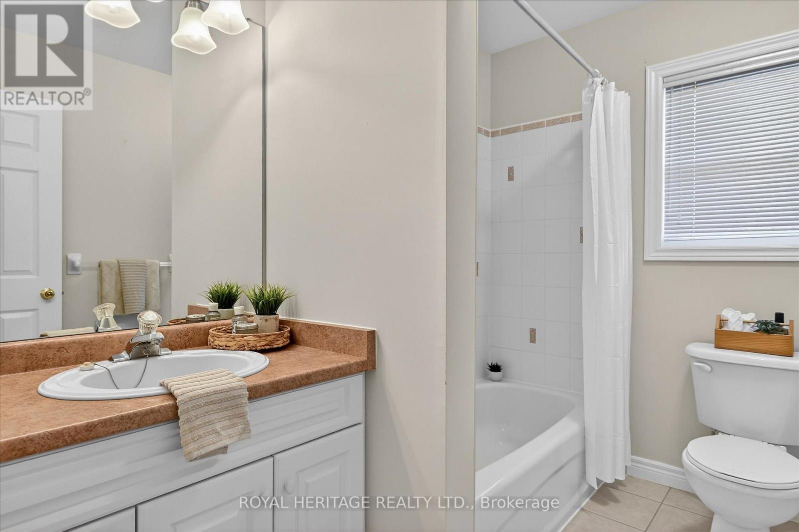 21 Eakins Crescent, Kawartha Lakes, Ontario  K9V 6J9 - Photo 28 - X13423106