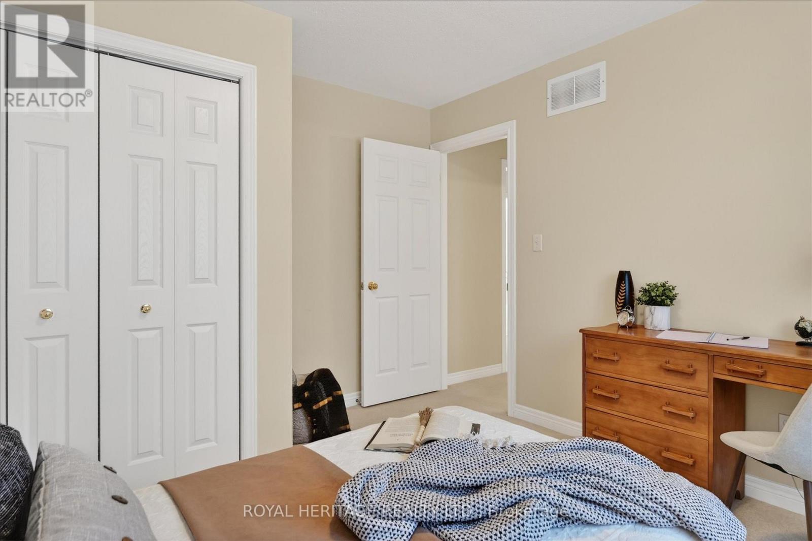 21 Eakins Crescent, Kawartha Lakes, Ontario  K9V 6J9 - Photo 27 - X13423106