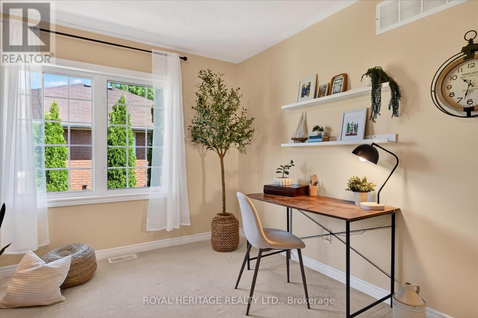 21 Eakins Crescent, Kawartha Lakes, Ontario  K9V 6J9 - Photo 11 - X13423106