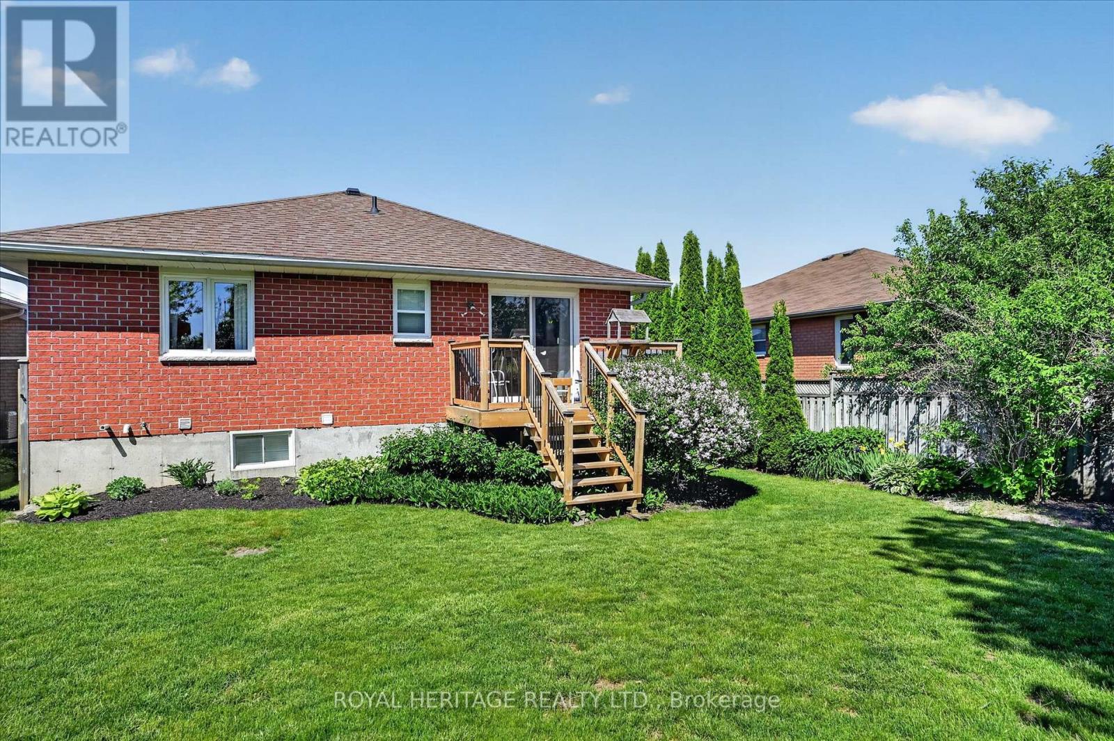21 Eakins Crescent, Kawartha Lakes, Ontario  K9V 6J9 - Photo 42 - X13423106