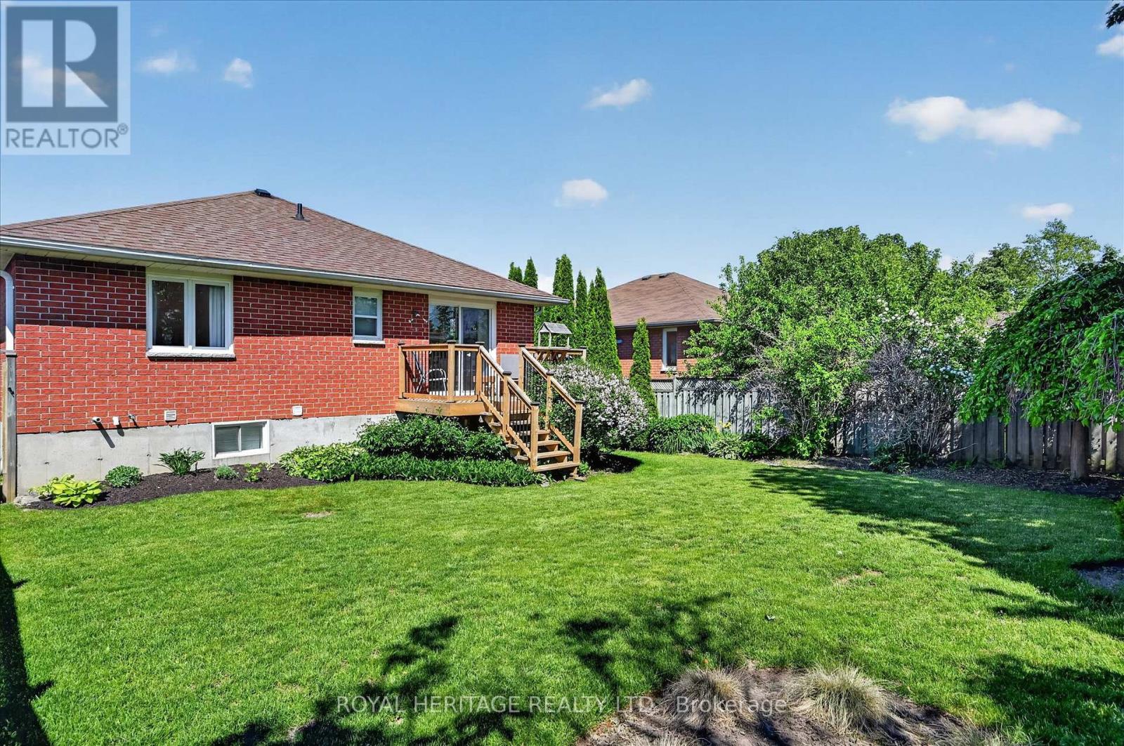 21 Eakins Crescent, Kawartha Lakes, Ontario  K9V 6J9 - Photo 43 - X13423106