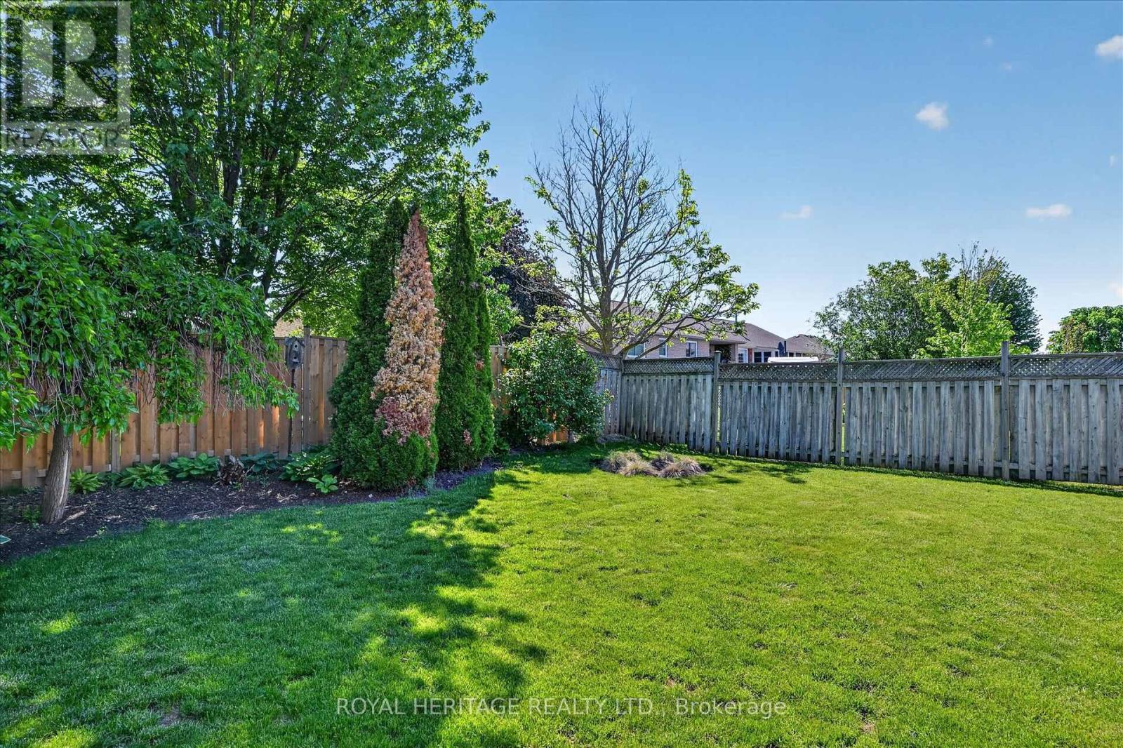 21 Eakins Crescent, Kawartha Lakes, Ontario  K9V 6J9 - Photo 46 - X13423106
