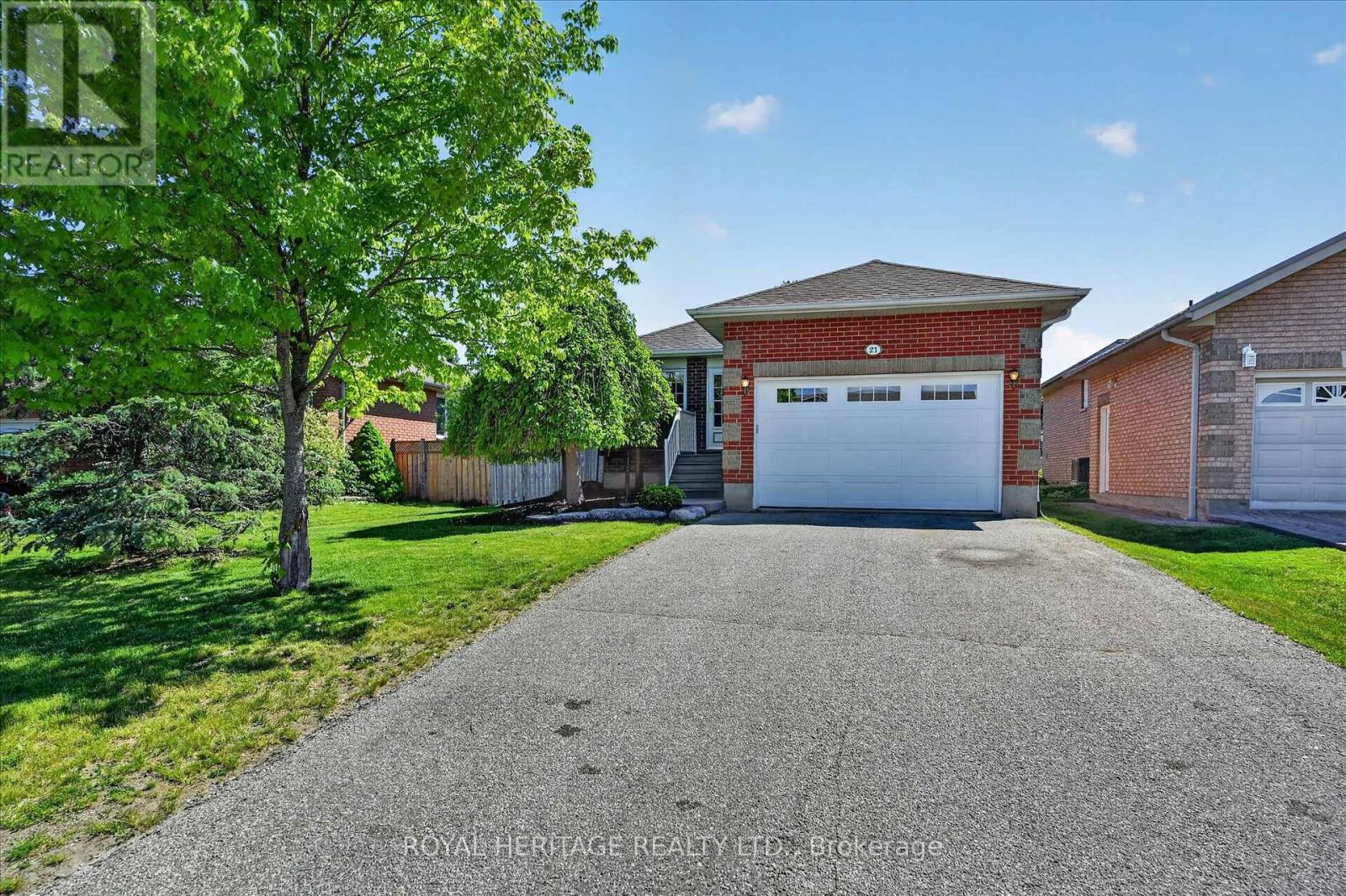 21 Eakins Crescent, Kawartha Lakes, Ontario  K9V 6J9 - Photo 5 - X13423106