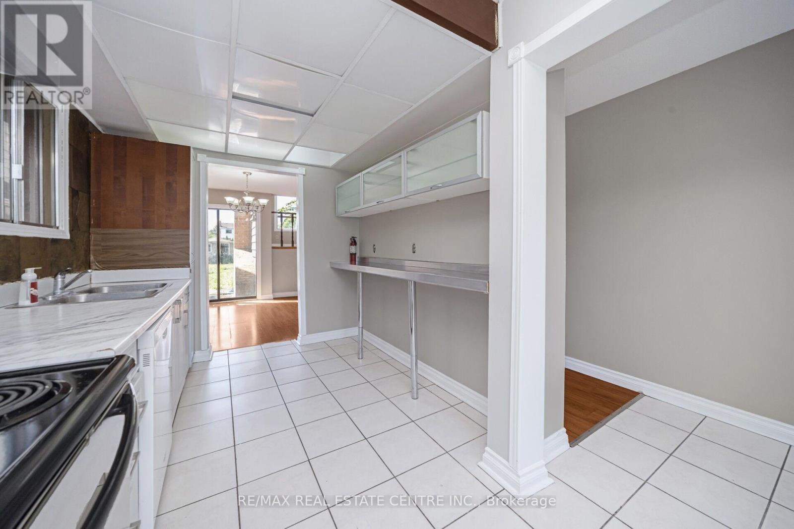 433 Hansen Road N, Brampton, Ontario  L6V 3P6 - Photo 10 - W13441520