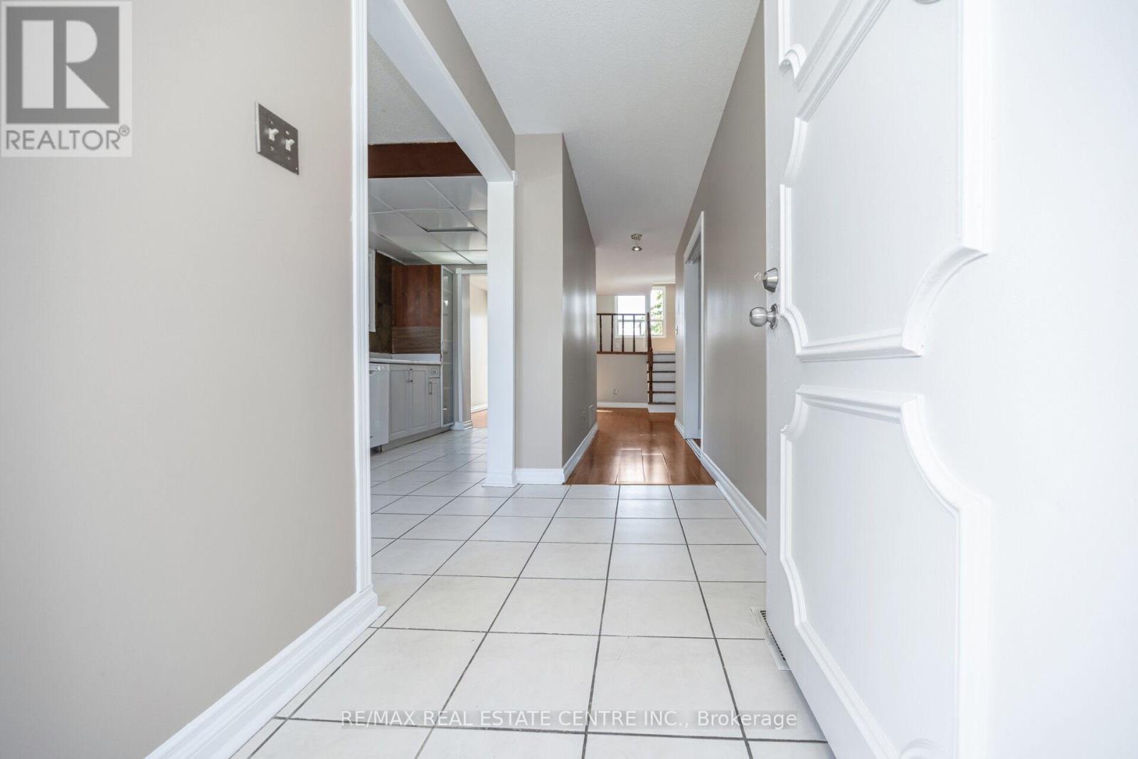 433 Hansen Road N, Brampton, Ontario  L6V 3P6 - Photo 6 - W13441520