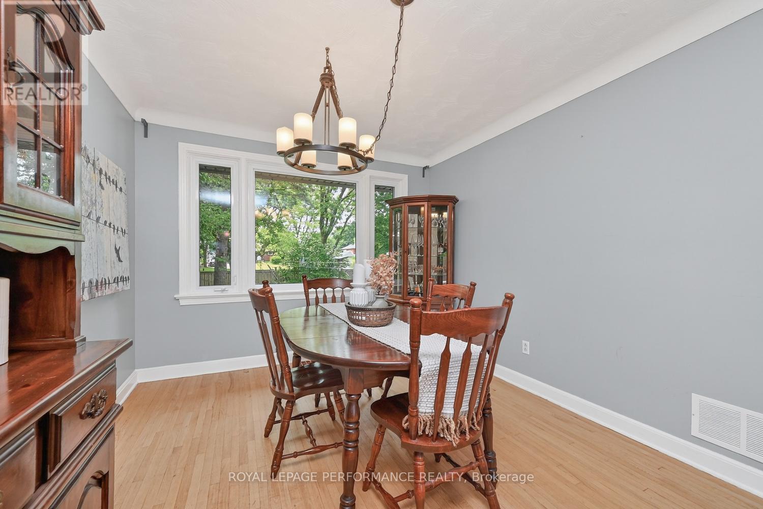 140 Begonia Avenue, Ottawa, Ontario  K1H 6E4 - Photo 8 - X13434744