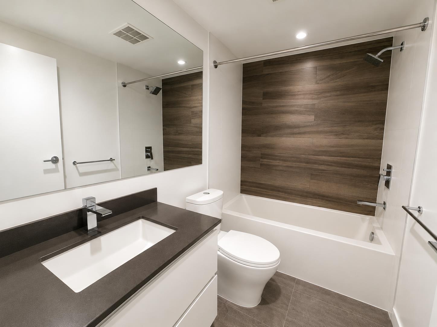 803 13615 Fraser Highway, Surrey, British Columbia  V3T 0P7 - Photo 11 - R3125770