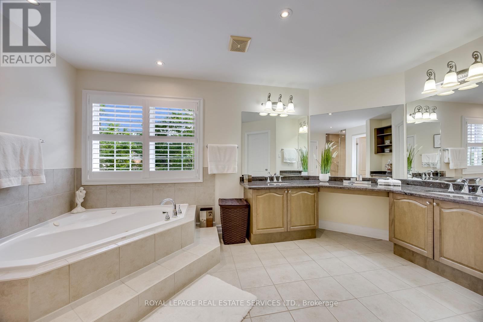 4 Avery Circle, Hamilton, Ontario  L8E 6B8 - Photo 30 - X13439316