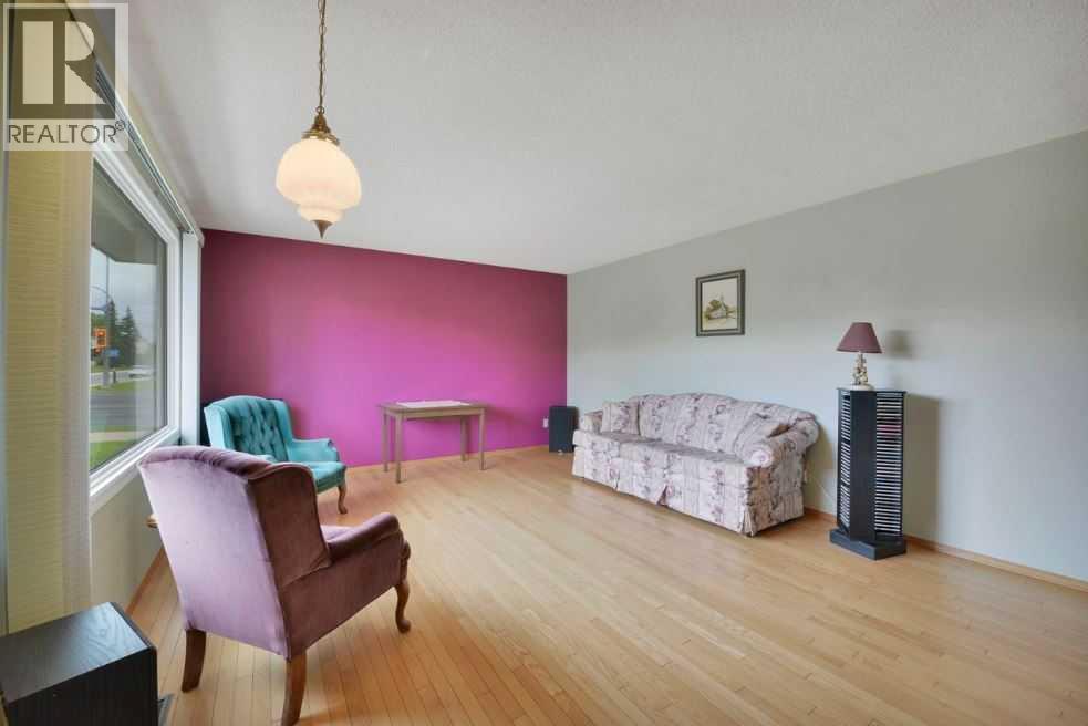 2 Mitchell Avenue, Red Deer, Alberta  T4N 0L1 - Photo 5 - A2320666