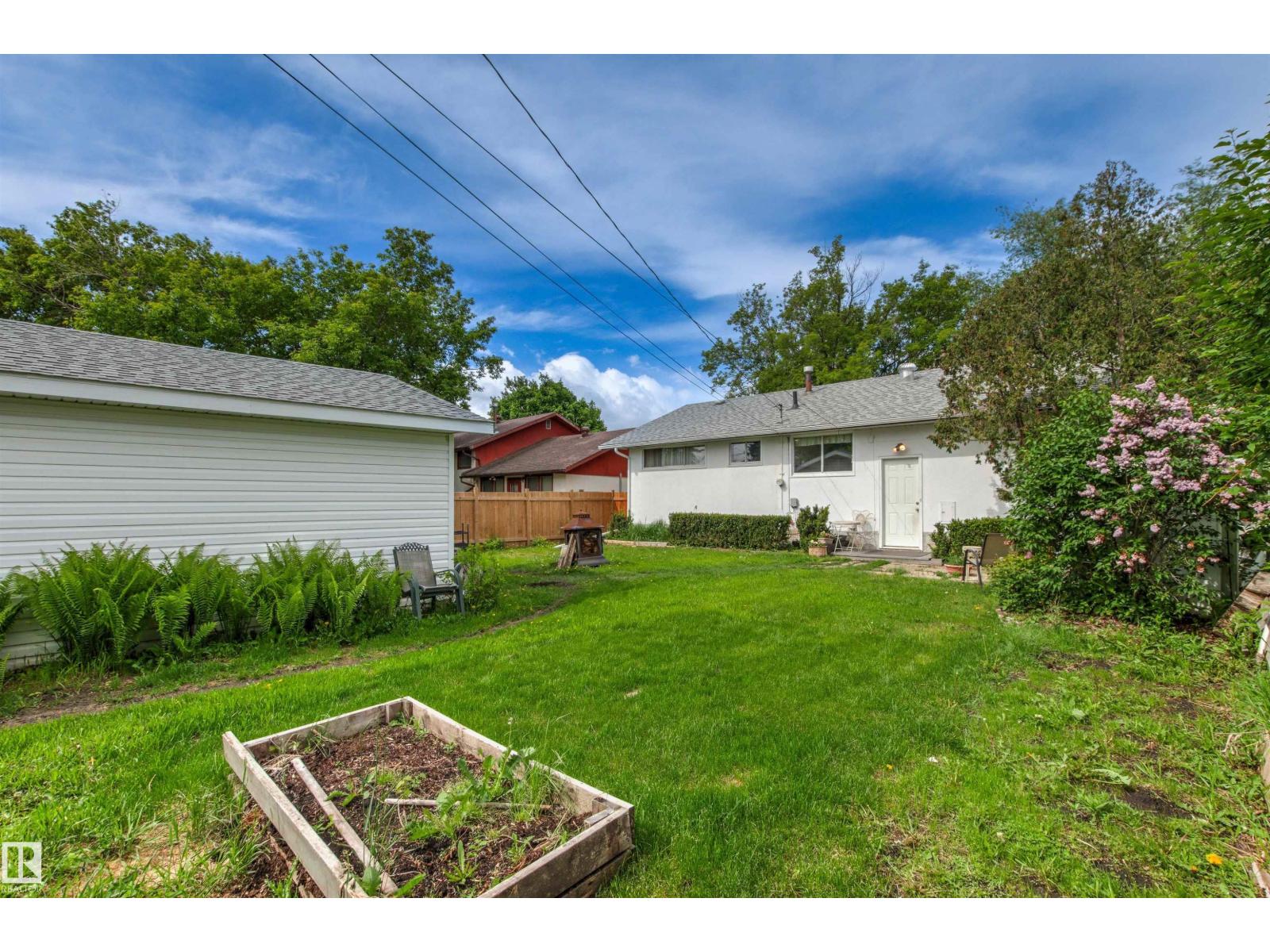 8719 164a St NW, Edmonton, Alberta  T5R 2R2 - Photo 49 - E4493451