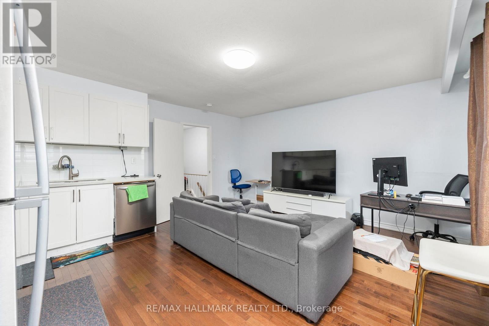 3 - 82 Halsey Avenue, Toronto, Ontario  M4B 1A9 - Photo 4 - E13432610