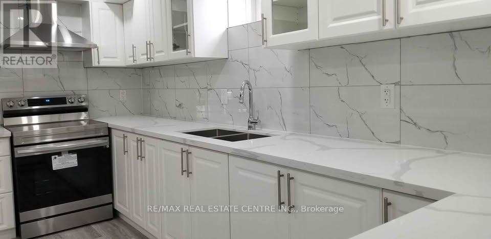 Bsmt - 3 Upperlinks Drive, Brampton, Ontario  L6P 2T9 - Photo 10 - W13441558