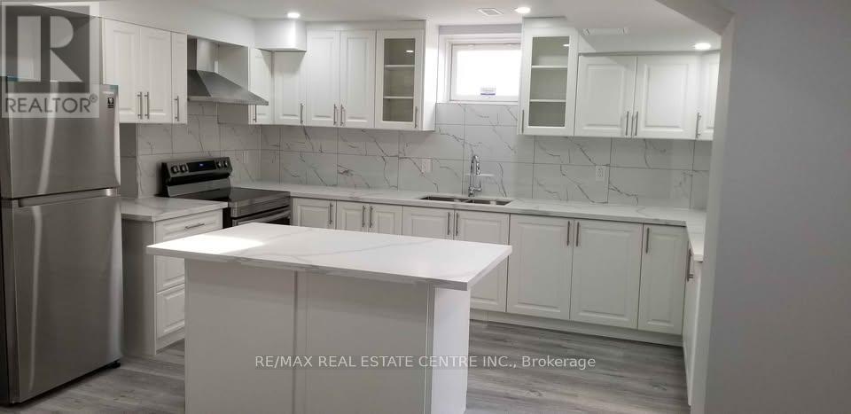 Bsmt - 3 Upperlinks Drive, Brampton, Ontario  L6P 2T9 - Photo 15 - W13441558