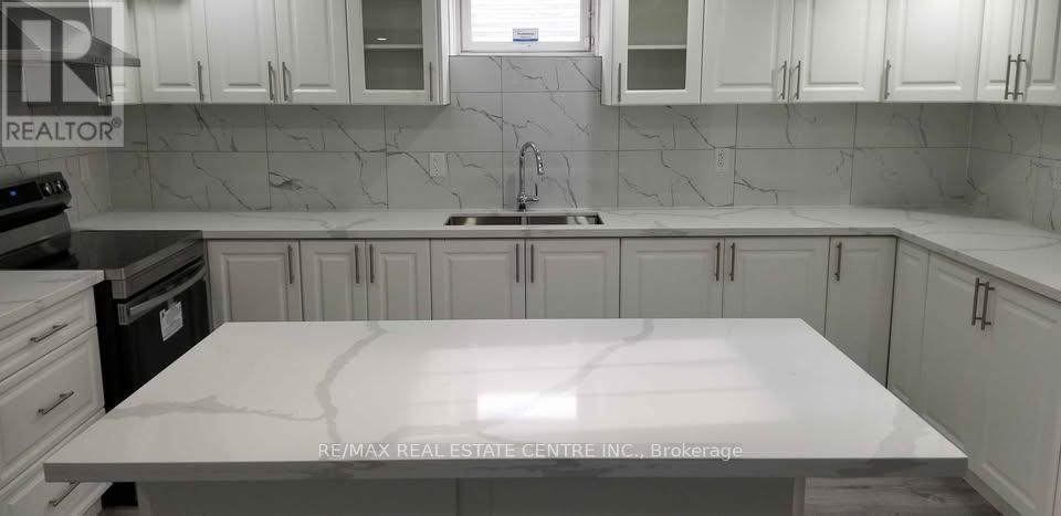 Bsmt - 3 Upperlinks Drive, Brampton, Ontario  L6P 2T9 - Photo 16 - W13441558