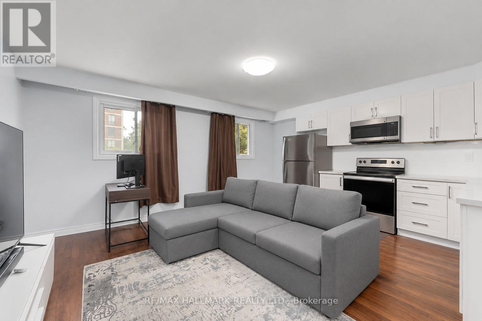 3 - 82 HALSEY AVENUE, Toronto, Ontario