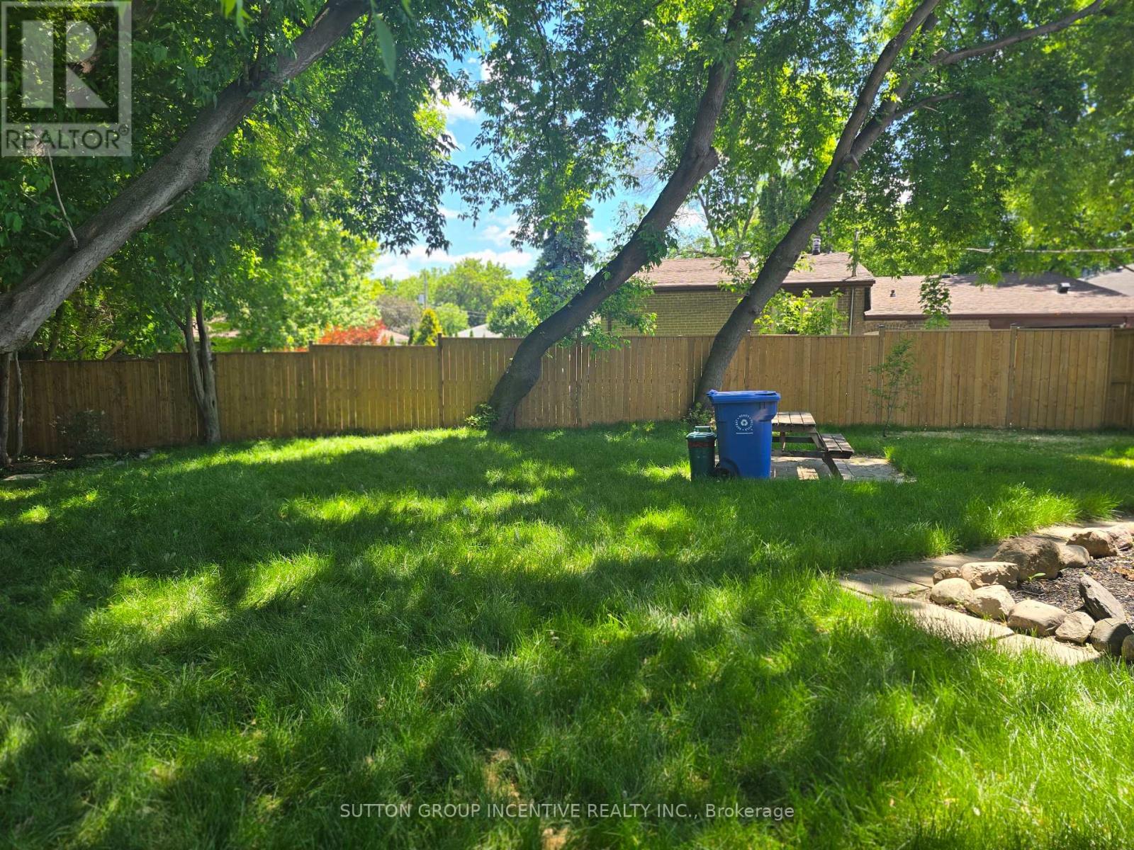 69 Marlin Court, Newmarket, Ontario  L3Y 2W7 - Photo 4 - N13289222