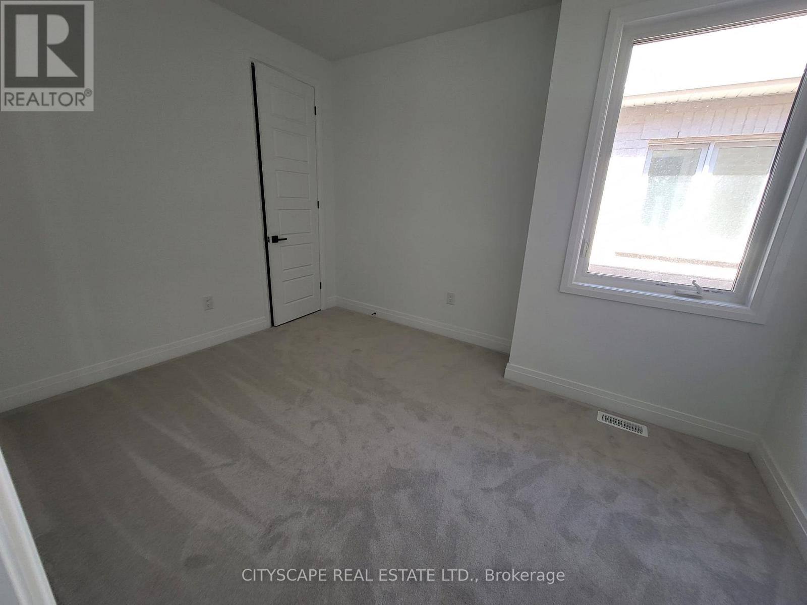 493 Boyd Lane, Milton, Ontario  L9T 2X5 - Photo 5 - W13441570