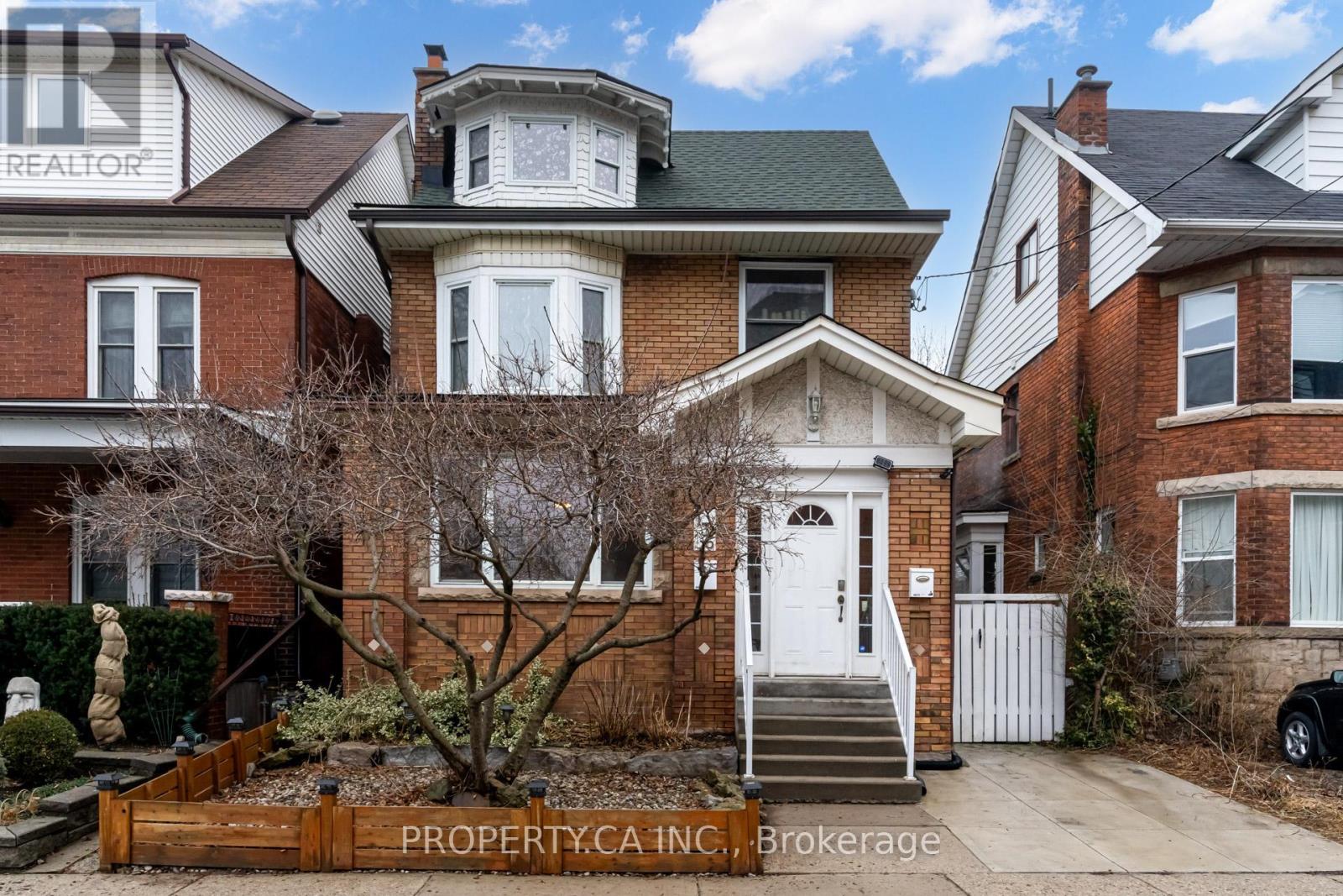 UNIT #1 - 136 ONTARIO AVENUE, Hamilton, Ontario