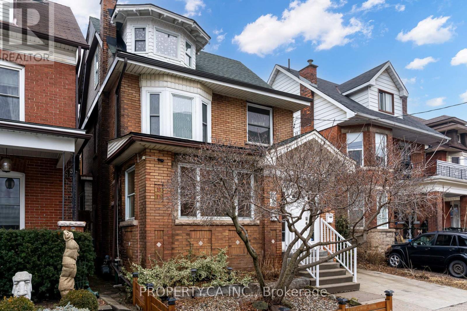 Unit #1 - 136 Ontario Avenue, Hamilton, Ontario  L8N 2X3 - Photo 2 - X13441566