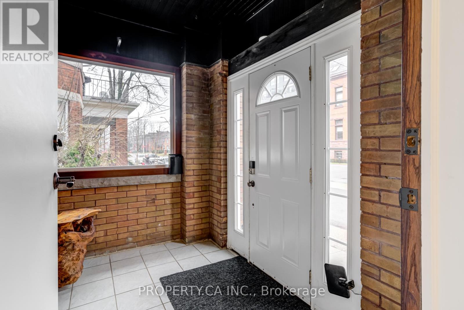 Unit #1 - 136 Ontario Avenue, Hamilton, Ontario  L8N 2X3 - Photo 6 - X13441566