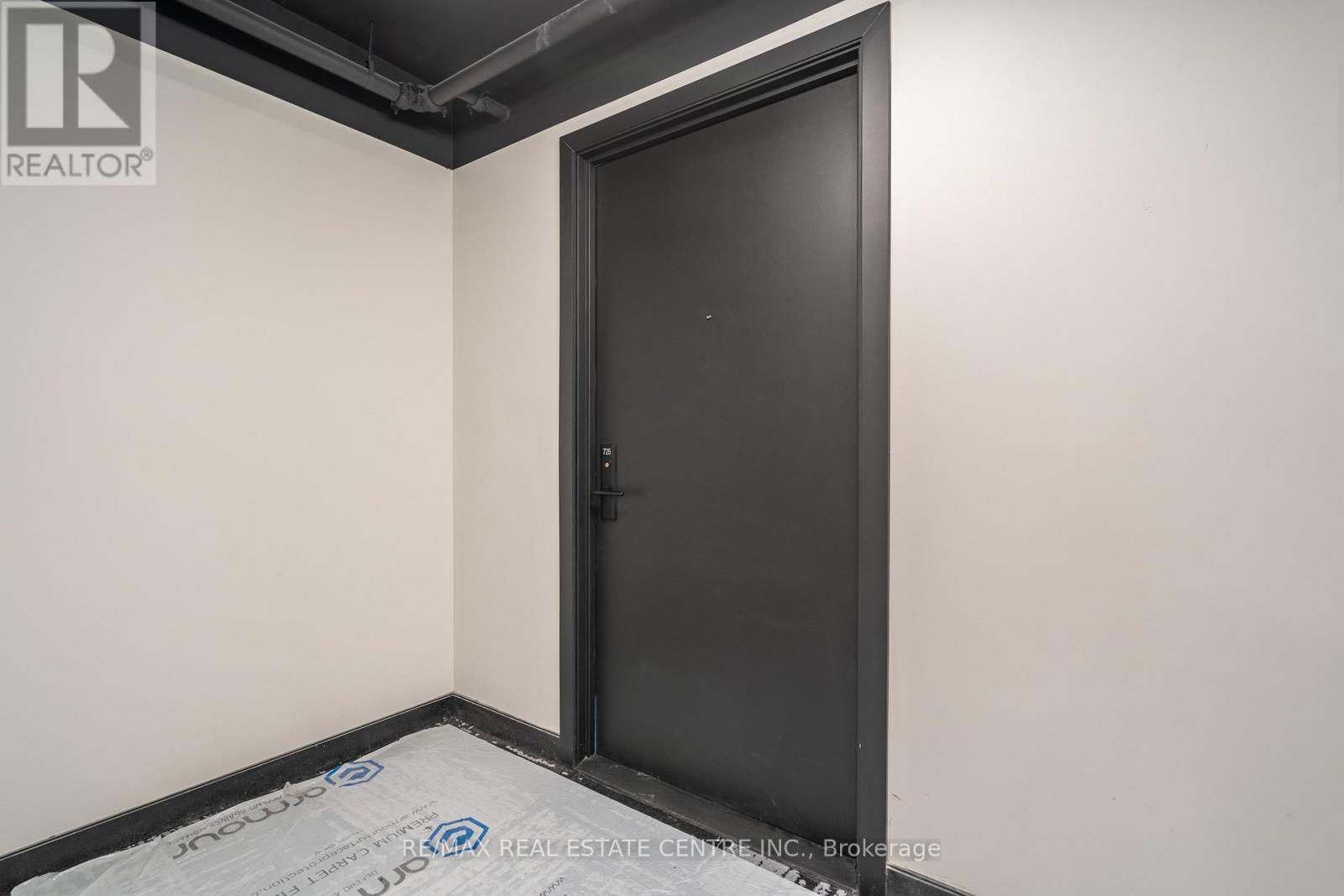 725 - 1 Jarvis Street, Hamilton, Ontario  L8R 3J2 - Photo 3 - X13441642
