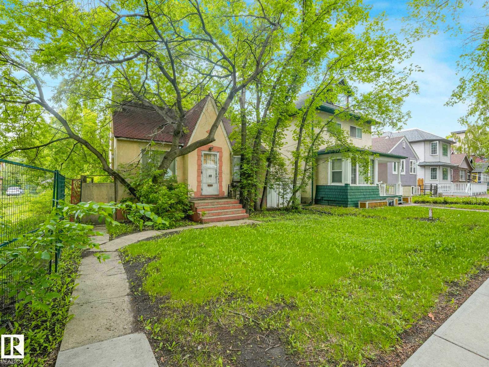 10828 83 AV NW, Edmonton, Alberta