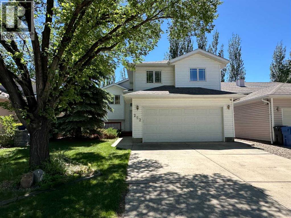 252 Red Crow Boulevard W, Lethbridge, Alberta  T1K 7B6 - Photo 1 - A2320580