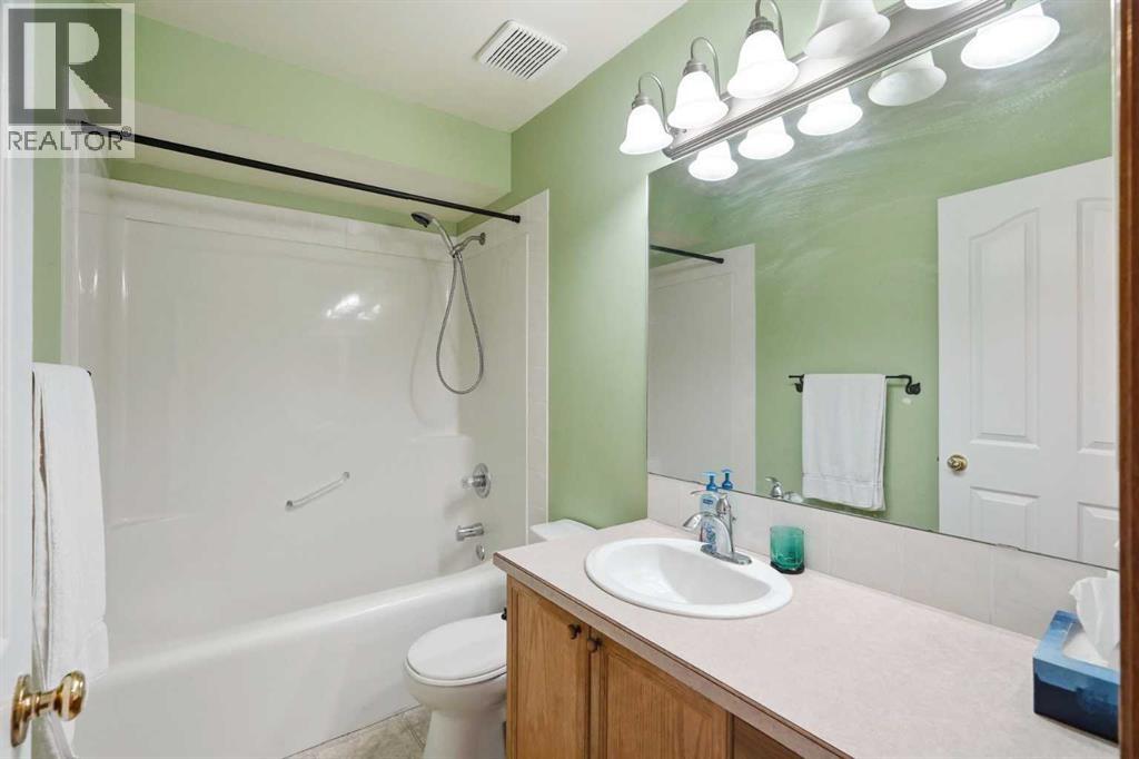 324 Mt Aberdeen Close Se, Calgary, Alberta  T2Z 3N4 - Photo 14 - A2320218