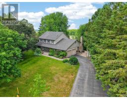 8 GRANT COURT, East Gwillimbury, Ontario