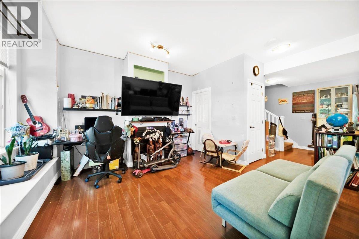 207 7333 16th Avenue, Burnaby, British Columbia  V3N 0A8 - Photo 6 - R3135177