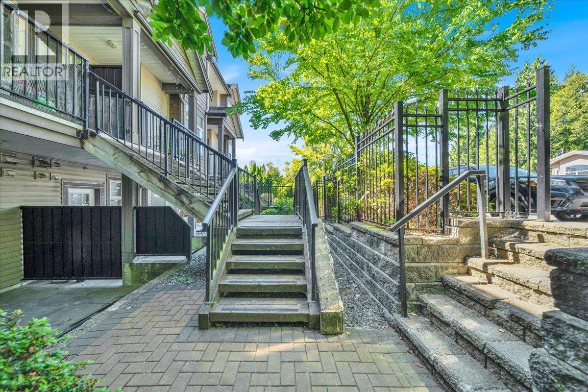 207 7333 16th Avenue, Burnaby, British Columbia  V3N 0A8 - Photo 20 - R3135177