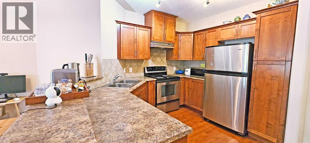 305, 30 Discovery Ridge Close Sw, Calgary, Alberta  T3H 4Y3 - Photo 6 - A2320804