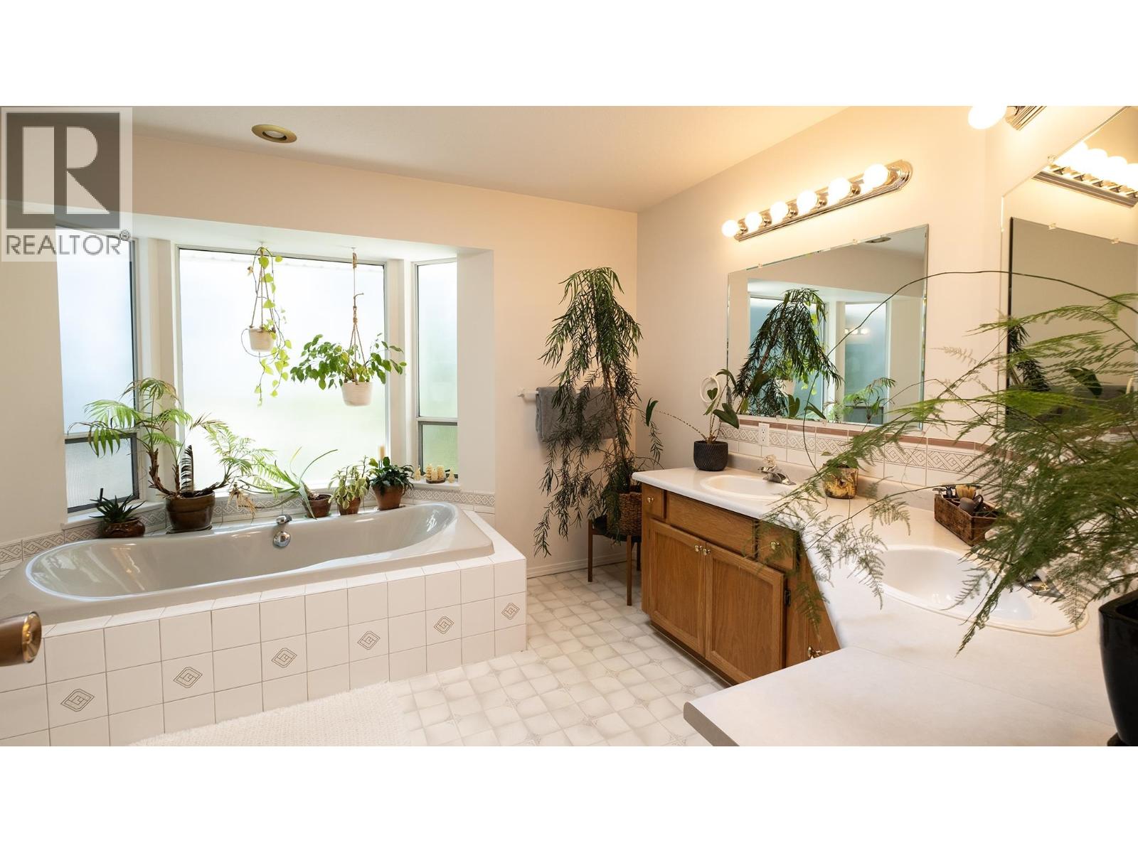 5555 Winter Road, Sechelt, British Columbia  V7Z 0M5 - Photo 24 - R3135656