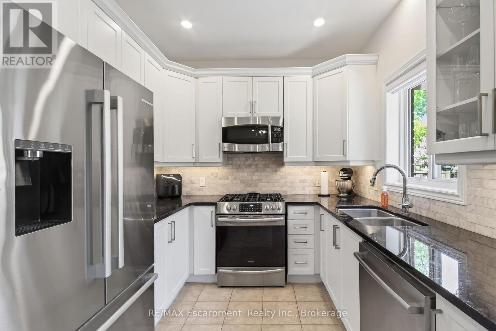 5216 Garland Crescent, Burlington, Ontario  L7L 7K9 - Photo 21 - W13438576