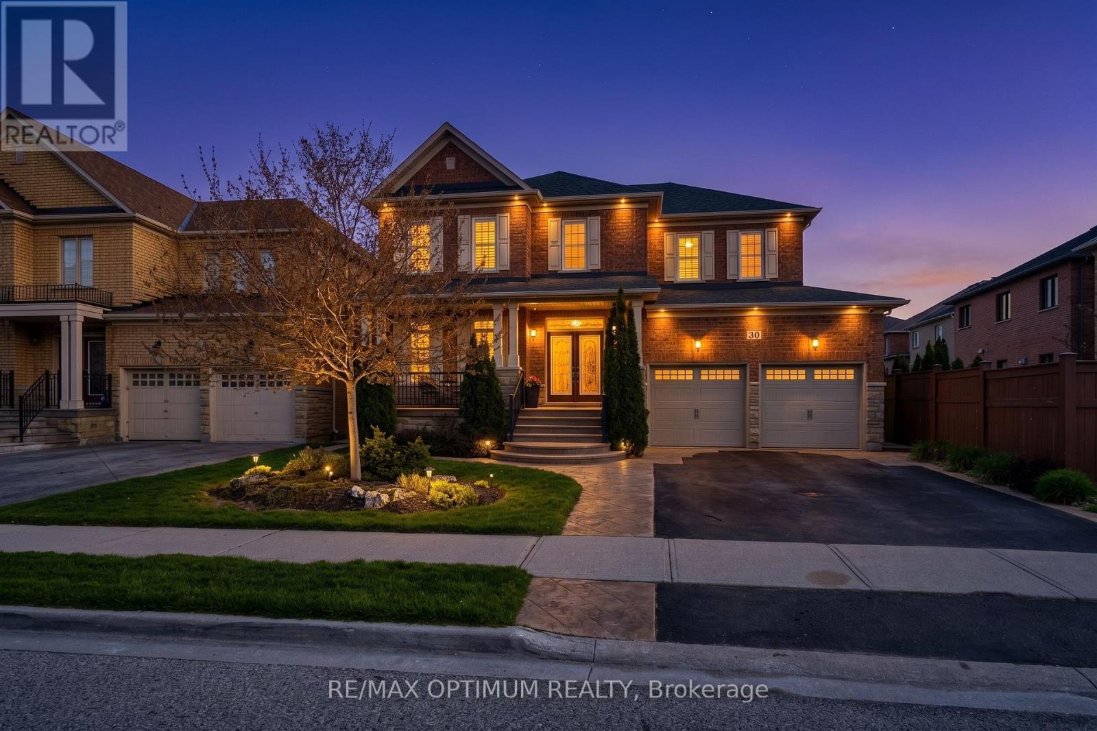 30 SORBONNE DRIVE, Brampton, Ontario