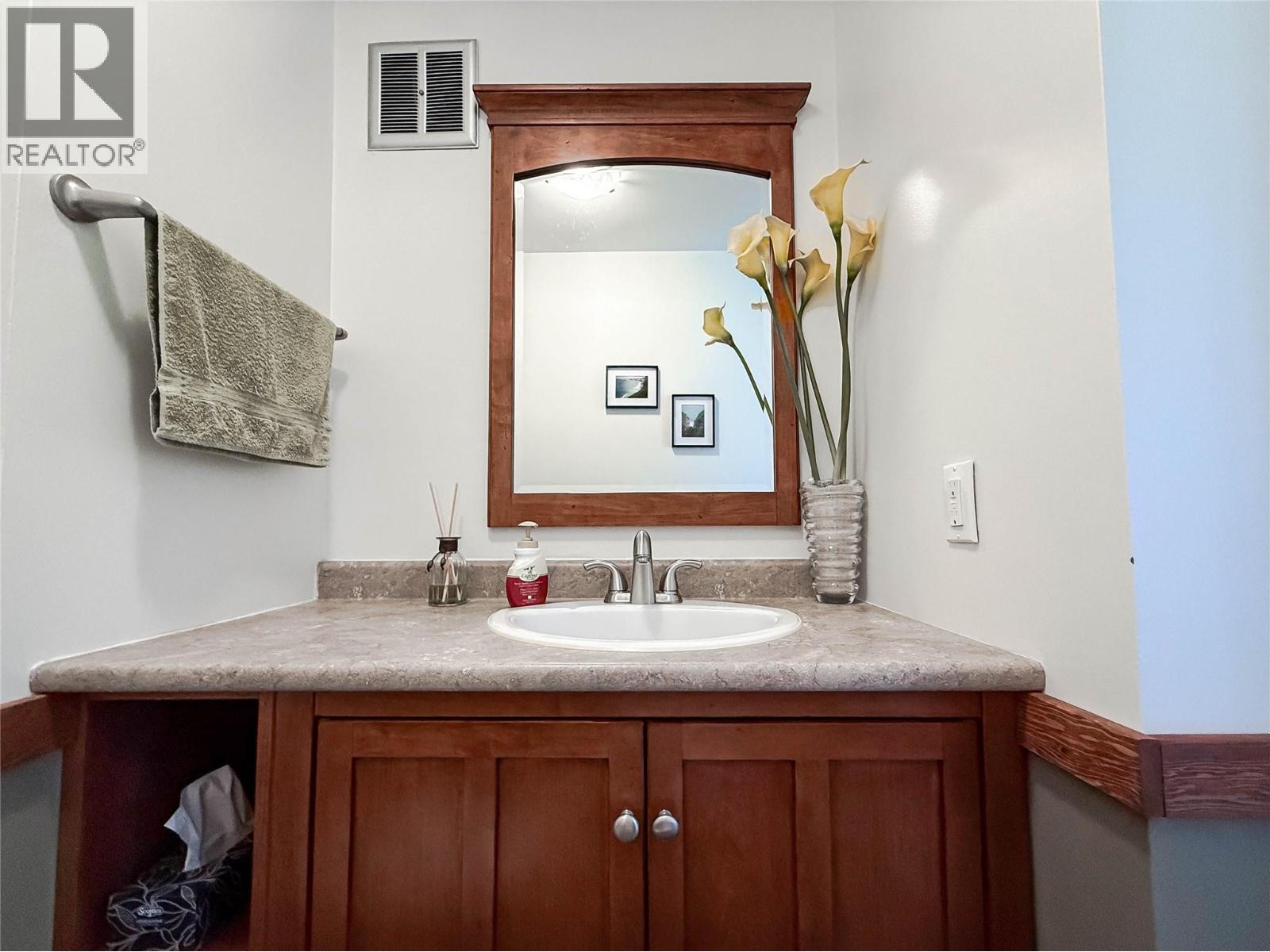 1213 Primrose Street, Trail, British Columbia V1R 4M8 - Photo 18 - 10391259