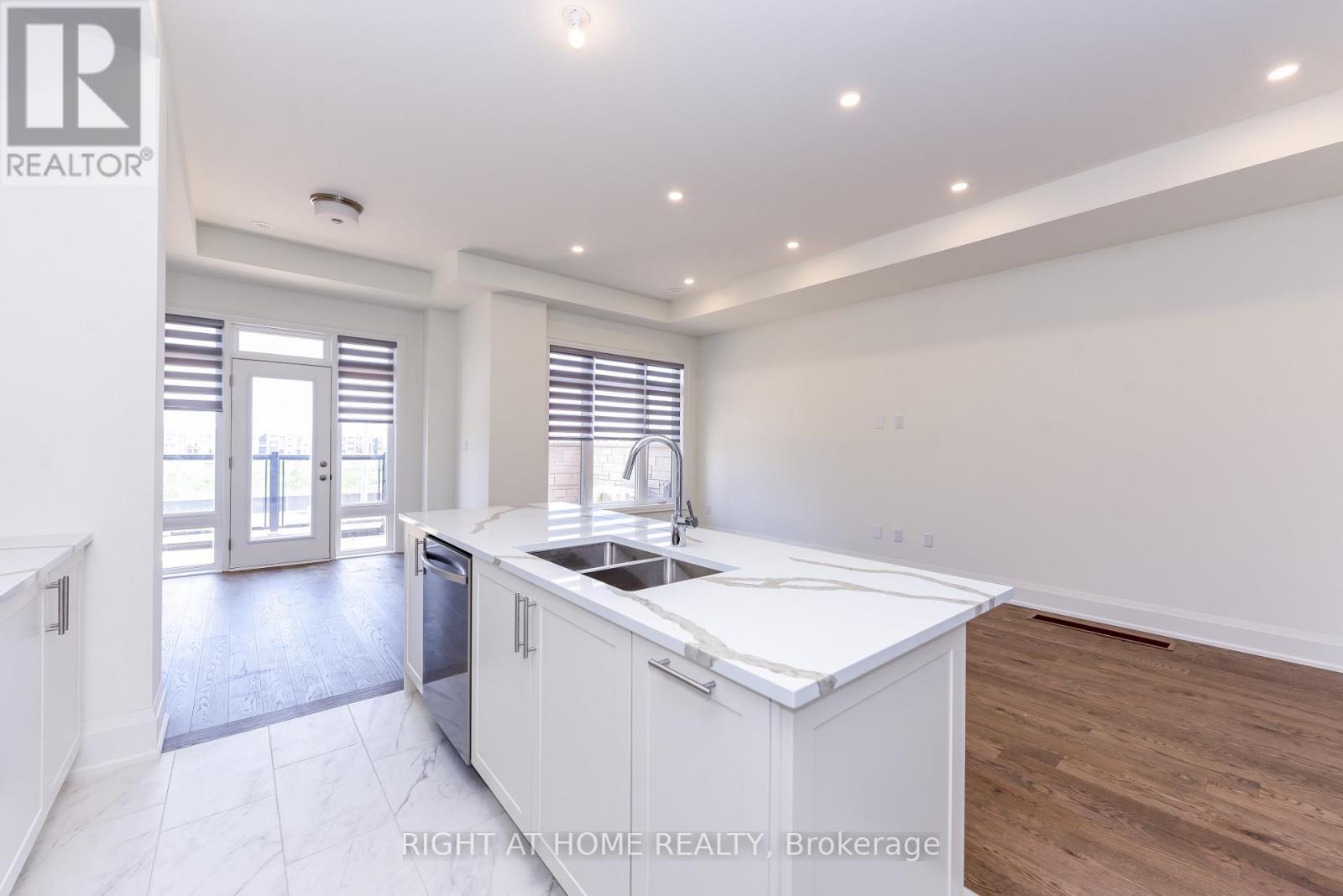 3306 Umar Avenue, Oakville, Ontario  L6M 5S2 - Photo 5 - W13441694