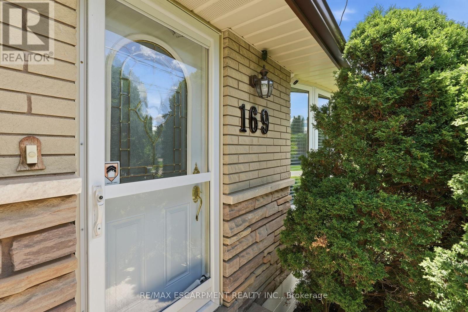 169 Seminole Road, Hamilton, Ontario  L9G 1Y7 - Photo 3 - X13441652