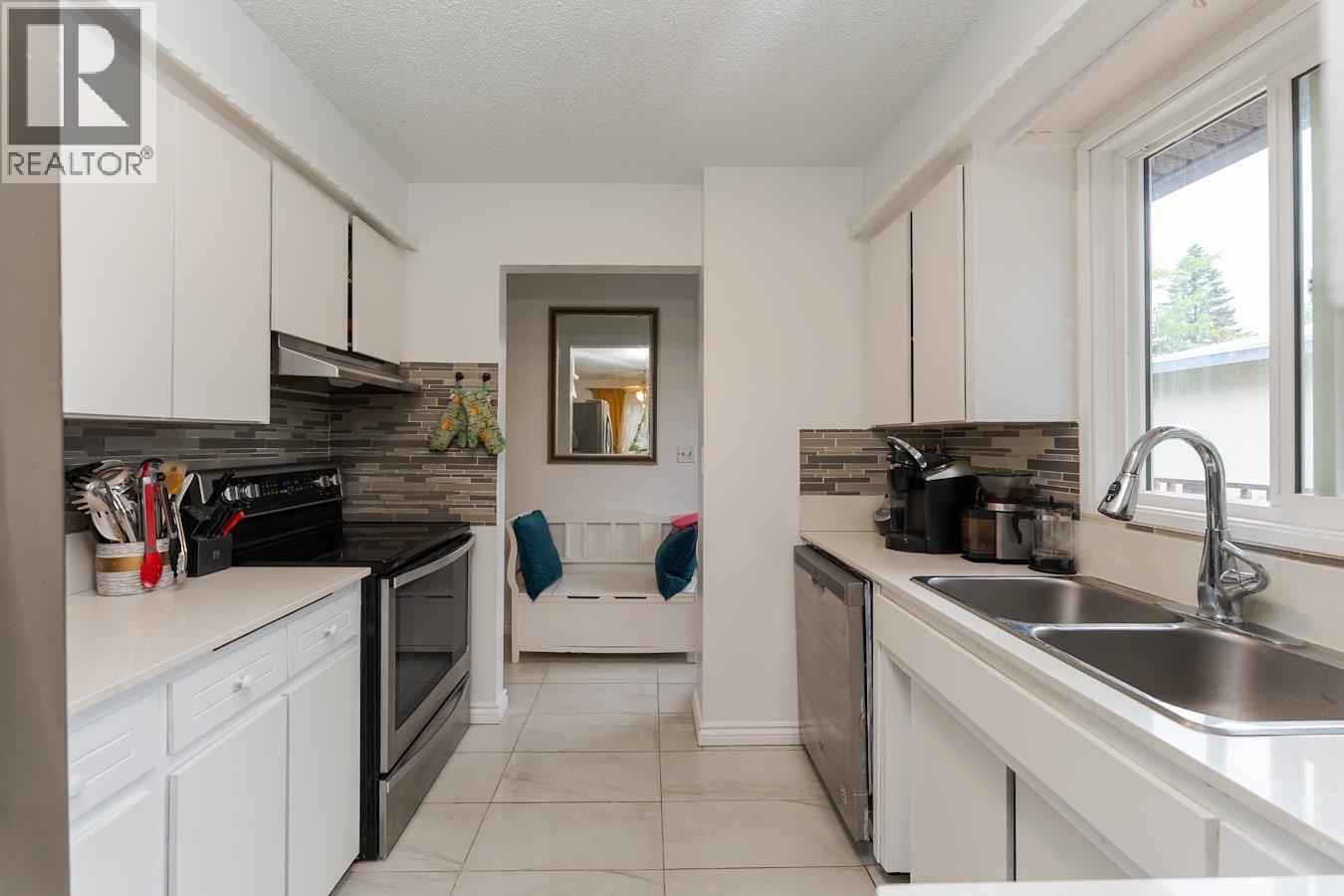2613 Oak Street, Prince George, British Columbia  V2L 2A5 - Photo 4 - R3135410