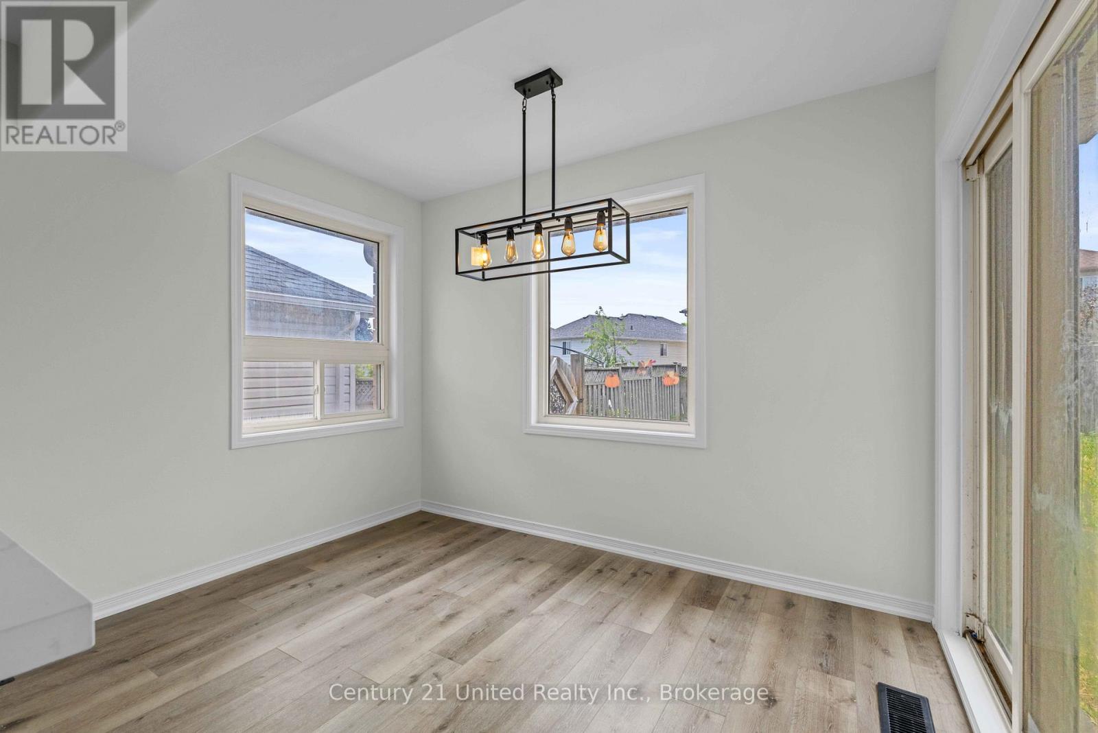525 Clancy Crescent, Peterborough, Ontario  K9K 2S1 - Photo 4 - X13441762