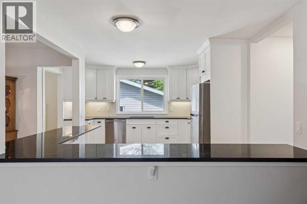 12223 Canfield Road Sw, Calgary, Alberta  T2W 1J8 - Photo 5 - A2311428