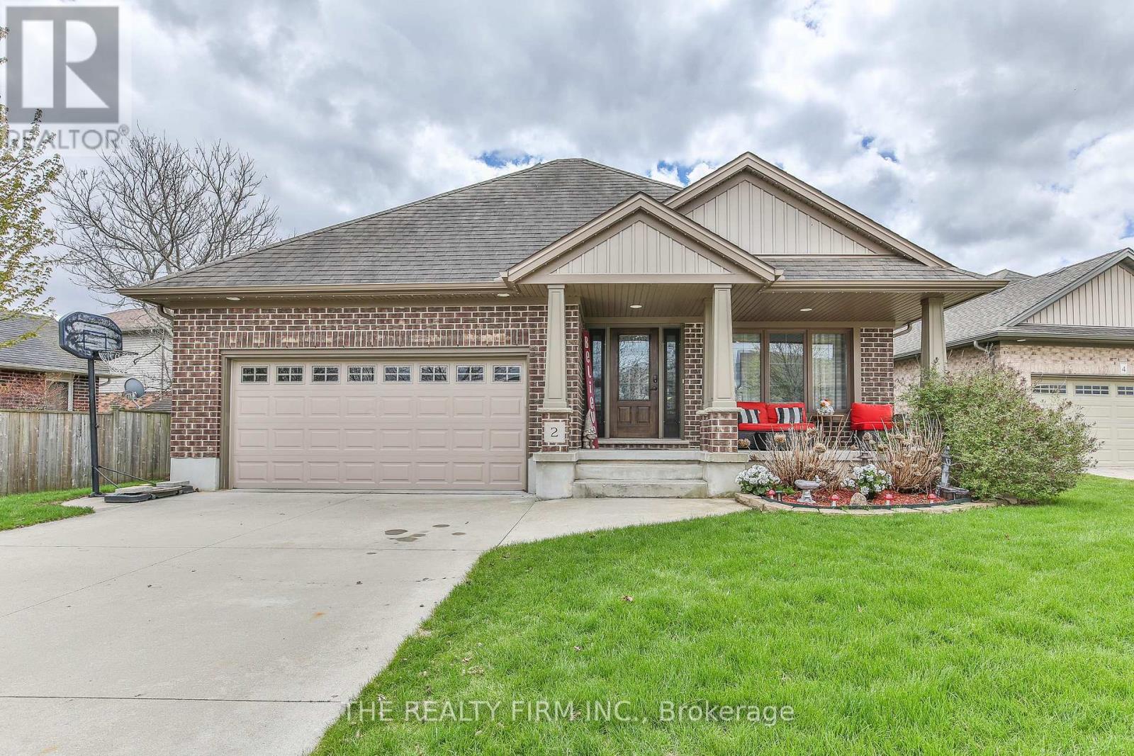 2 AMBLESIDE DRIVE, St. Thomas, Ontario